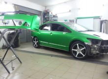 Honda Civic зеленый матовый хром