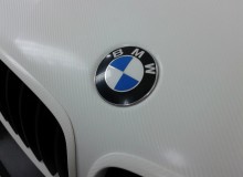 Капот в белый карбон на BMW X5